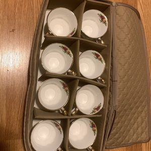 Royal Albert 8 tea cups storage bag included 8 plates storage bag included.